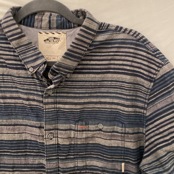 Vans Mens SS Buttoned Striped Shirt Color Gray/Blue Size XL - Picture 3 of 7